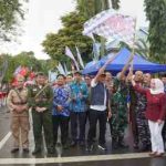 Pemkab Kotabaru Lepas Karnaval HUT RI ke-80, Angkat Tema Nostalgia Persatuan dalam Keragaman Budaya