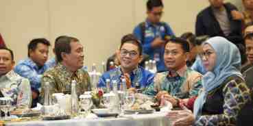 Bupati Tanbu Hadiri High Level Meeting TPID se-Kalsel