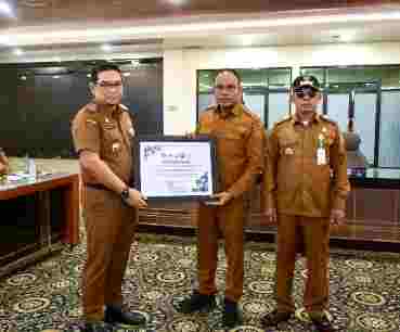 Pemkab Kotabaru Toreh Prestasi Penghargaan dari Universitas Lambung Mangkurat (ULM)