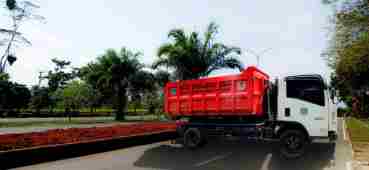 Pemkab Tanah Bumbu Percantik Area Perkantoran dengan Taman Trotoar