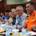 Gubernur Muhidin Instruksikan Seluruh SKPD Pemprov Kalsel Salurkan Bantuan Banjir Ke Kabupaten Banjar Dan Tanah Laut