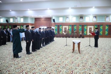 Gubernur Muhidin Tegaskan Evaluasi Berkala Usai Lantik 11 Pejabat Tinggi Pratama