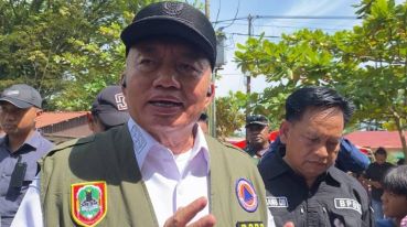 Tinjau Banjir Sungai Tabuk, Gubernur Kalsel Serahkan Bantuan dan Sambut Kunjungan Wapres