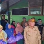 Bantu Warga Terdampak, PUPR Kalsel Salurkan Sembako Melalui Posko BPBD HSU
