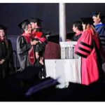 Satu Tangan Menggendong Bayi, Satu Tangan Meraih Harvard